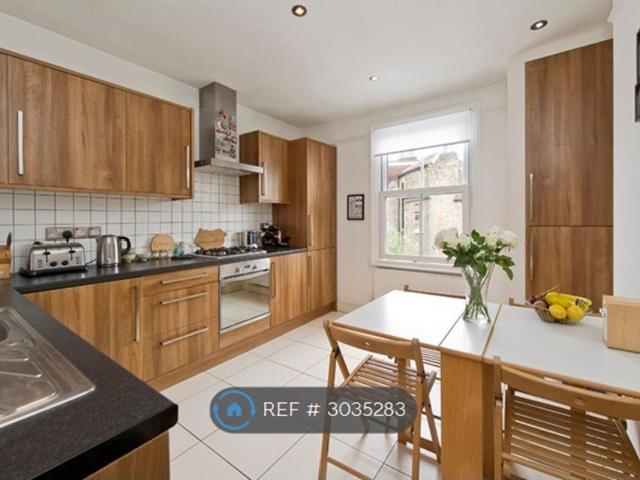 Southfields, London SW19, 2 bed flat to rent, £2,400 pcm | PrimeLocation