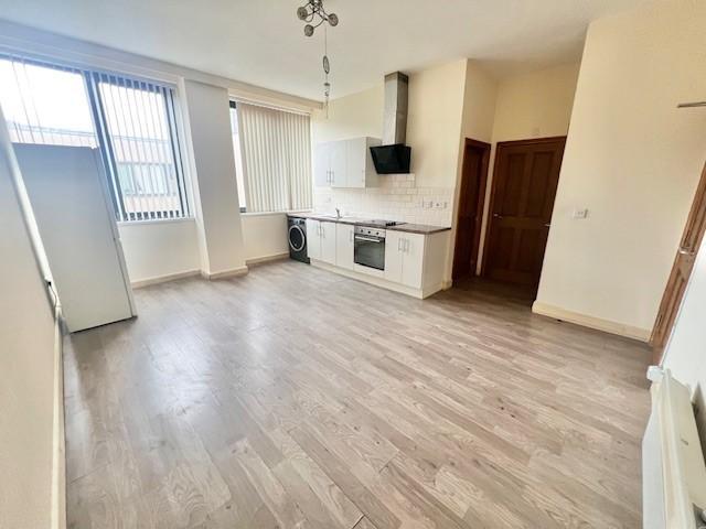 Southgate House, Halifax, HX1 1 bed apartment to rent £550 pcm £127 pw