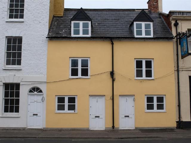 Southgate Street, Gloucester 3 bed terraced house to rent £1,200 pcm £277 pw