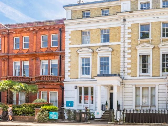 Southgate Street, Winchester, Hampshire SO23, 2 bed flat to rent, £1,800 pcm | PrimeLocation