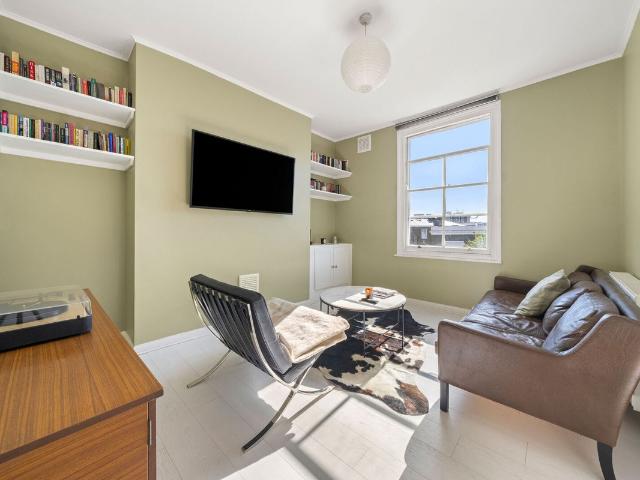 Southgate Road, Islington, London N1, 1 bed flat to rent, £2,850 pcm | PrimeLocation