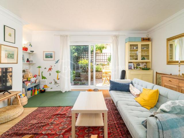 Southgate Road, Islington, London 3 bed mews to rent £3,600 pcm £831 pw