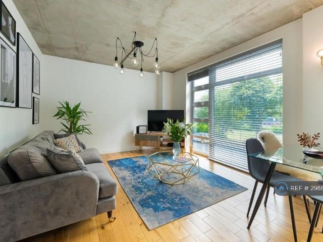 Southgate Road, London, N1 2 bed flat to rent £3,445 pcm £795 pw