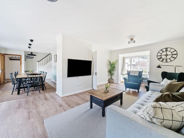 Southgate Villas, St. James Lane, Winchester SO23, 4 bed flat to rent, £13,000 pcm | PrimeLocation