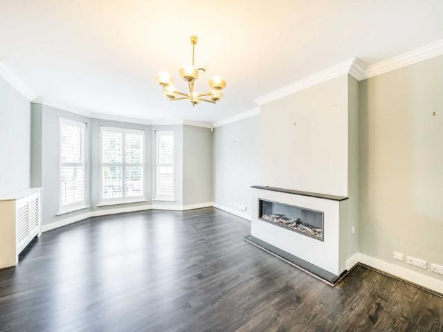 Southlands Drive, Wimbledon, SW19, London