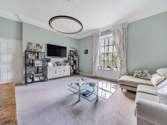 Southlands Grove, Bromley BR1, 2 bed flat to rent, £2,250 pcm | PrimeLocation