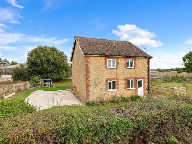 Southlands Lane, Oxted, Surrey RH8, 3 bed detached house to rent, £2,000 pcm | PrimeLocation