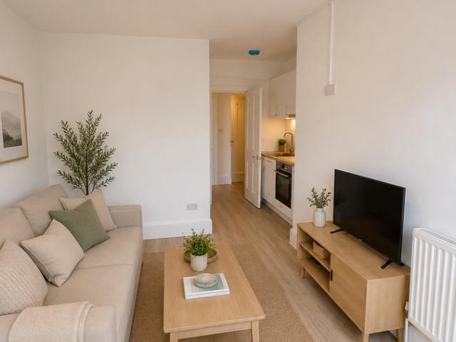 Southlands Road, Bromley BR1, 2 bed flat to rent, £2,095 pcm | PrimeLocation