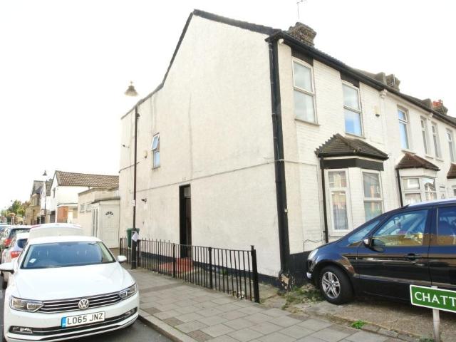 Southlands Road, BROMLEY, BR2 9QP 2 bed flat to rent £1,750 pcm £404 pw