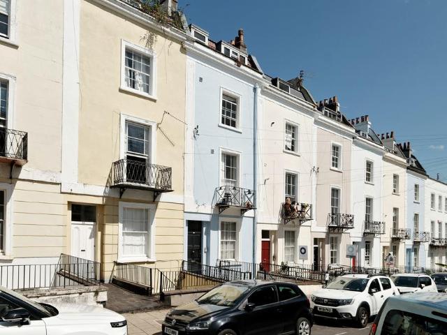 Southleigh Road, Clifton, BS8 1 bed flat to rent £1,295 pcm £299 pw