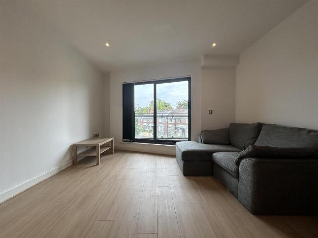 Southpoint Burnage 2 bed apartment to rent £1,295 pcm £299 pw