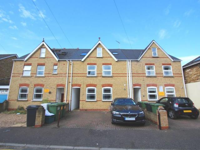 Southsea Road, London, KT1 2HG, United Kingdom | 6 bed townhouse for rent #19254171 | Rentberry