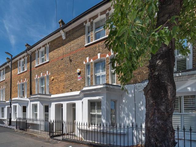 Southvale Road, Blackheath, London, SE3 3 bed house to rent £4,500 pcm £1,038 pw
