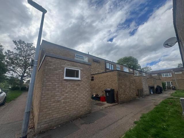 Southwark Close, Stevenage SG1 2 bed end of terrace house to rent £1,495 pcm £345 pw