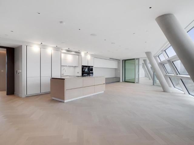 Southwark Bridge Road, London, SE1 2 bed apartment to rent £6,045 pcm £1,395 pw