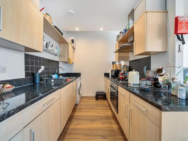 Southwark Park Road, London Bridge. 2 bed flat to rent £4,984 pcm £1,150 pw