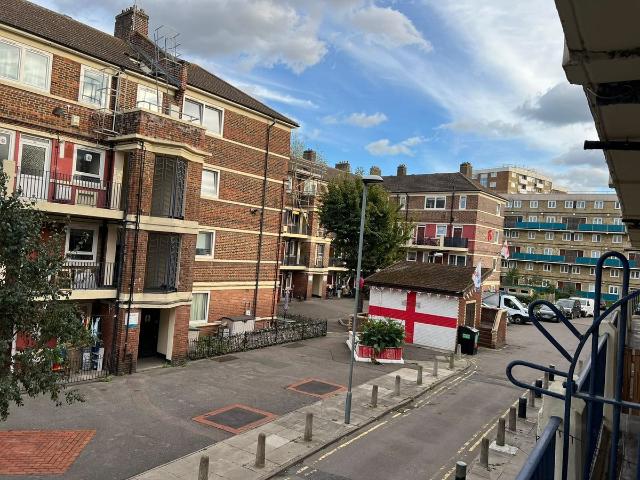 Southwark Park Road, London SE16, Studio to rent, £1,400 pcm | PrimeLocation