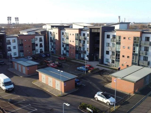 Southwell Court, Middlesbrough, TS1 2 bed flat to rent £775 pcm £179 pw