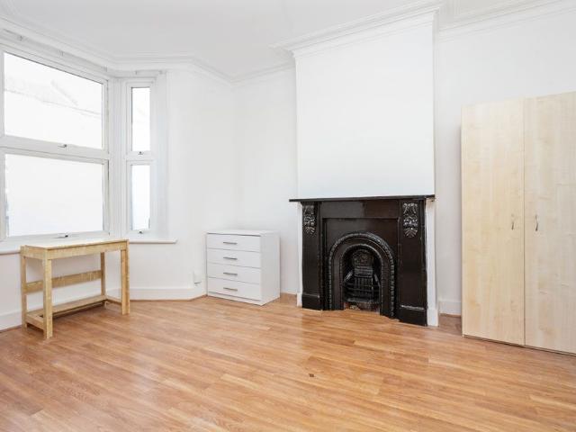 Southwell Grove Road, Leytonstone E11, 3 bed terraced house to rent, £2,100 pcm | PrimeLocation