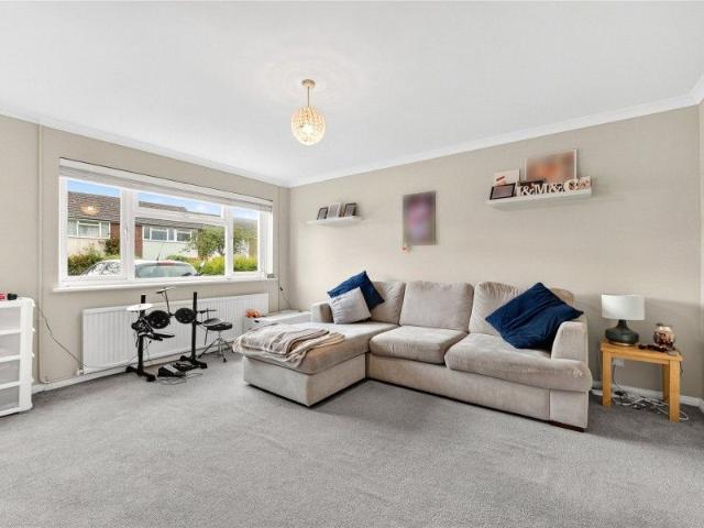 Southwood Avenue, Woking, Surrey, GU21