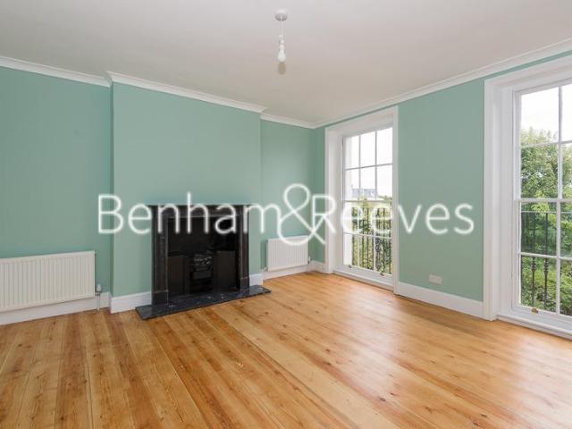 Southwood Lane, Highgate N6 3 bed house to rent £6,000 pcm £1,385 pw