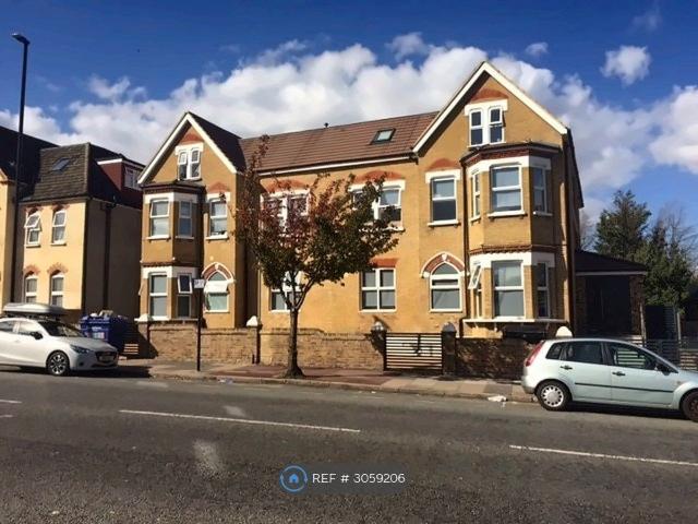 Southwood Road, London SE9, 3 bed flat to rent, £2,200 pcm | PrimeLocation
