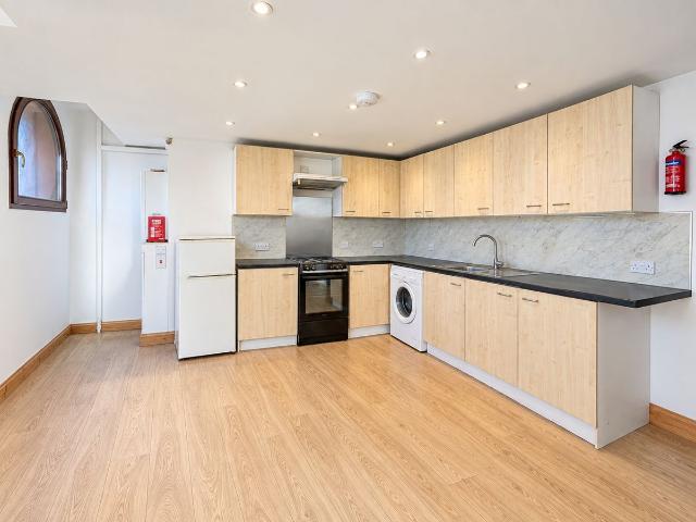 Southwood Road, Ramsgate, Kent CT11, 2 bed flat to rent, £975 pcm | PrimeLocation