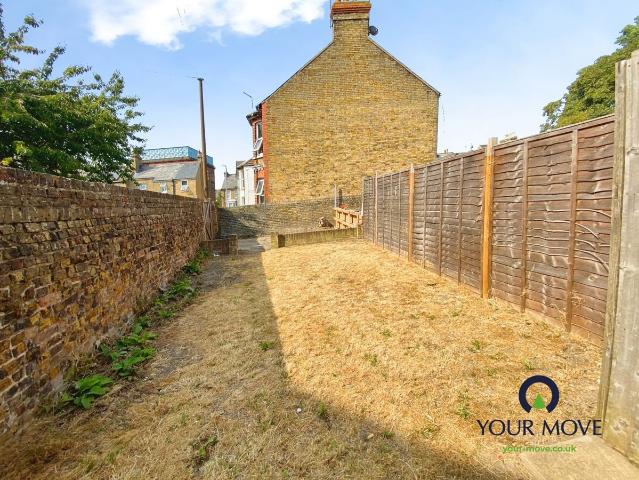 Southwood Road, Ramsgate, Kent CT11, 2 bed flat to rent, £950 pcm | PrimeLocation