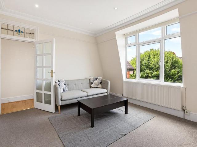 Southwold Mansions, Widley Road. 2 bed apartment to rent £2,816 pcm £650 pw