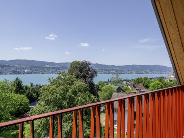 Souveränes Topfloor Wohnen mit spektakulärer Seesicht