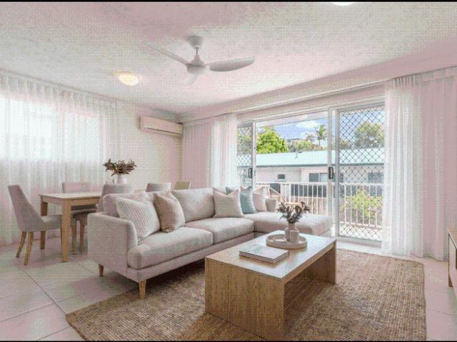 Sought after 2 bed 2 bath appartment in the heart of Labrador