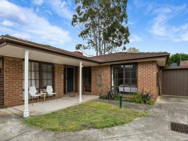 Sought After Complex So Close to Everything
