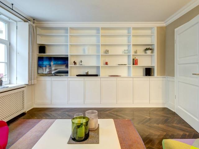 Sought after location: 2 room period apartment