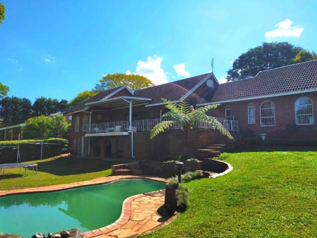 Sought After, Well maintained Spacious Family Freestanding home Hunters Close, Ferncliffe