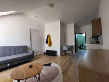 Souillac 46200 Location appartement 1 pièce t1 au dernier étage