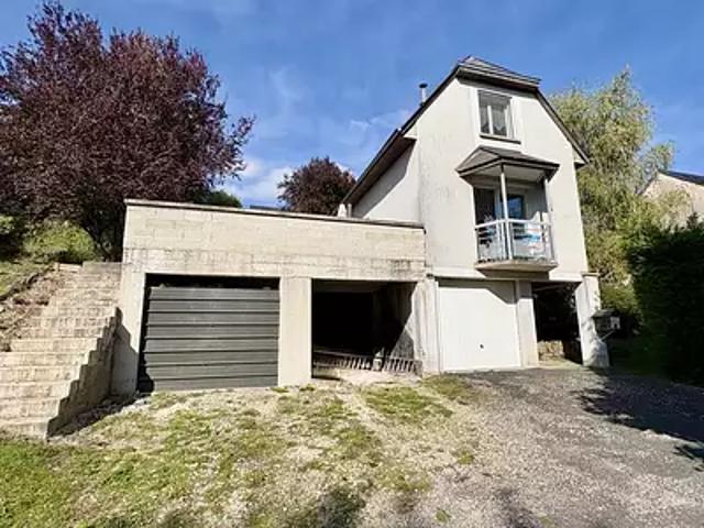 Soulages Bonneval 12210 Achat / Vente maison 3 pièces t3 au dernier étage terrasse