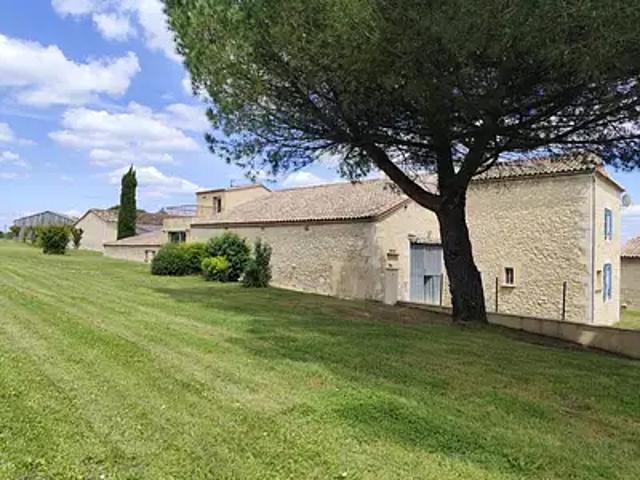 Soumensac 47120 Achat / Vente maison 11 pièces t11 au dernier étage parking