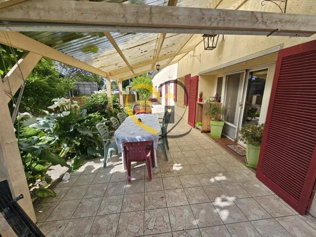 SOUS OFFRE Maison de 185m² 6 pièces 4 chambres à RIANS 18220