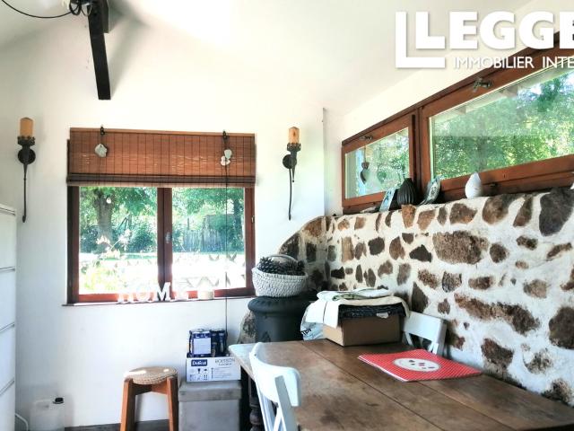 Sous offre ! Maison en pierre de 4 chb. cadre agreable, grand lac,toutes commodités proximité