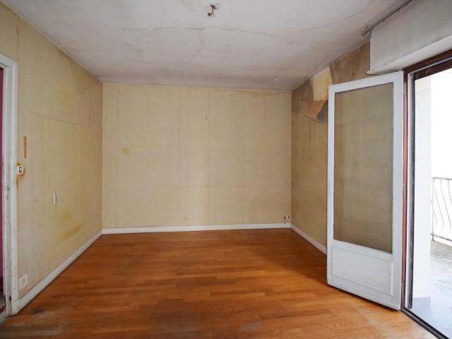 SOUS COMPROMIS Appartement T1 proche du plan d'eau à Vichy