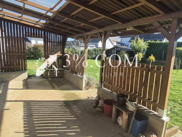 SOUS COMPROMIS DE VENTE/ Maison de plain pied sue PETIT RE