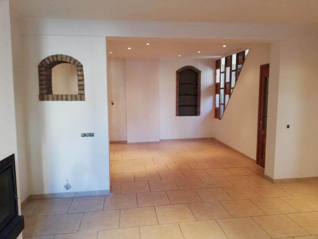 SOUS OPTION ! / Centre Waterloo Maison 4 chambres