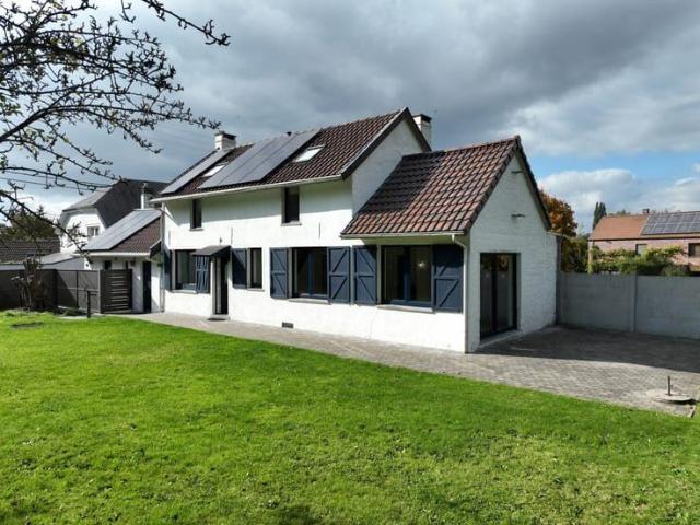 SOUS OPTION ! Seneffe Maison 3 façades 3 ch et jardin