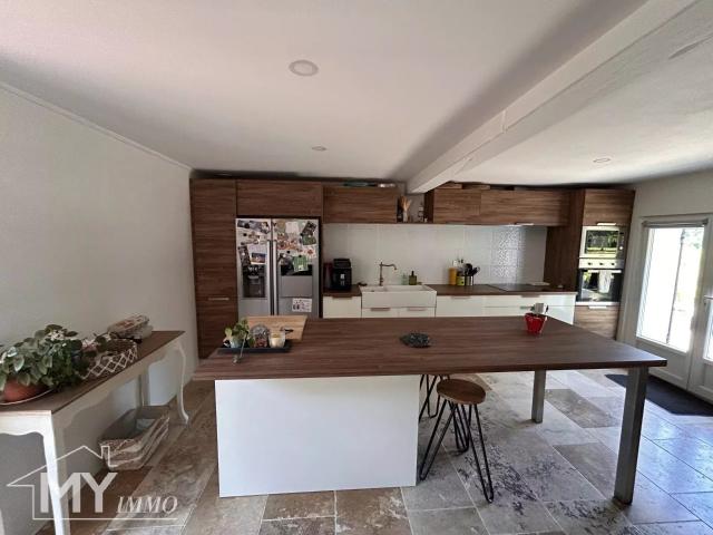 Soussac: Plain pied entièrement rénové 110m² Soussac