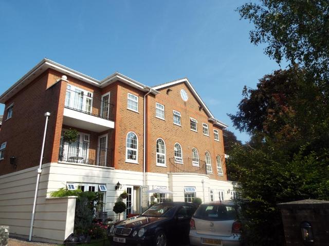 Sovereign Court, Southampton, SO17 2 bed flat to rent £1,350 pcm £312 pw