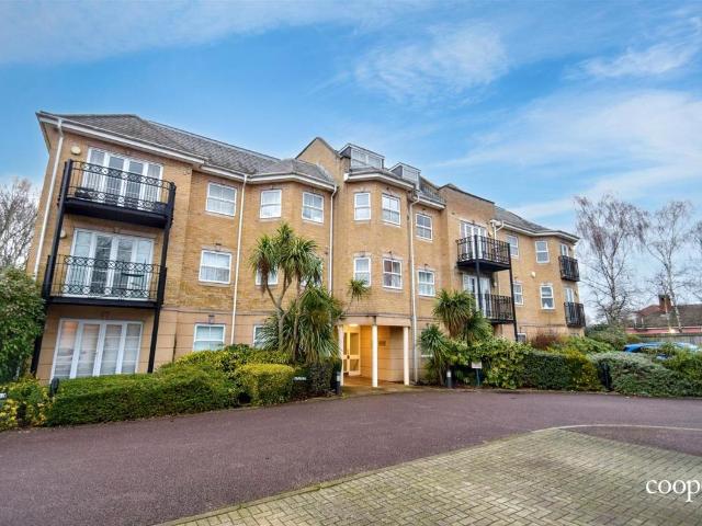 Sovereign Court, Pinner Road, Northwood HA6, 2 bed flat to rent, £1,950 pcm | PrimeLocation