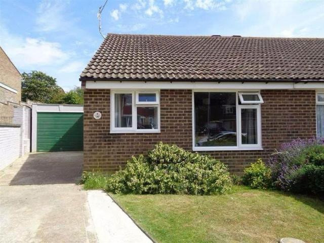 Sovereign Close, Seaford BN25 2 bed semi detached bungalow to rent £1,500 pcm £346 pw