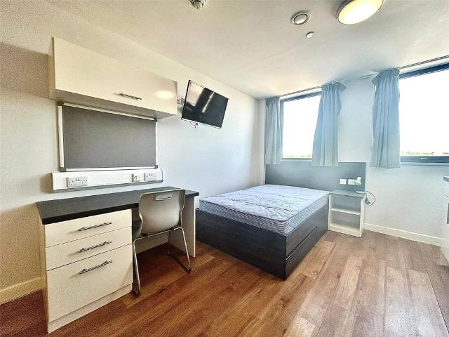 Sovereign House, 110, Queen Street. 1 bed apartment to rent £550 pcm £127 pw