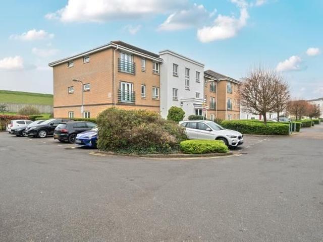 Sovereign Heights, Slough SL3, 2 bed flat to rent, £1,550 pcm | PrimeLocation