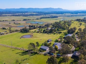 'Sovereign Hill' Boutique Accommodation & Picturesque Estate